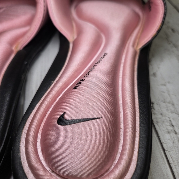 Nike Women's Blush Pink Slide Sandals - Picture 3 of 9
